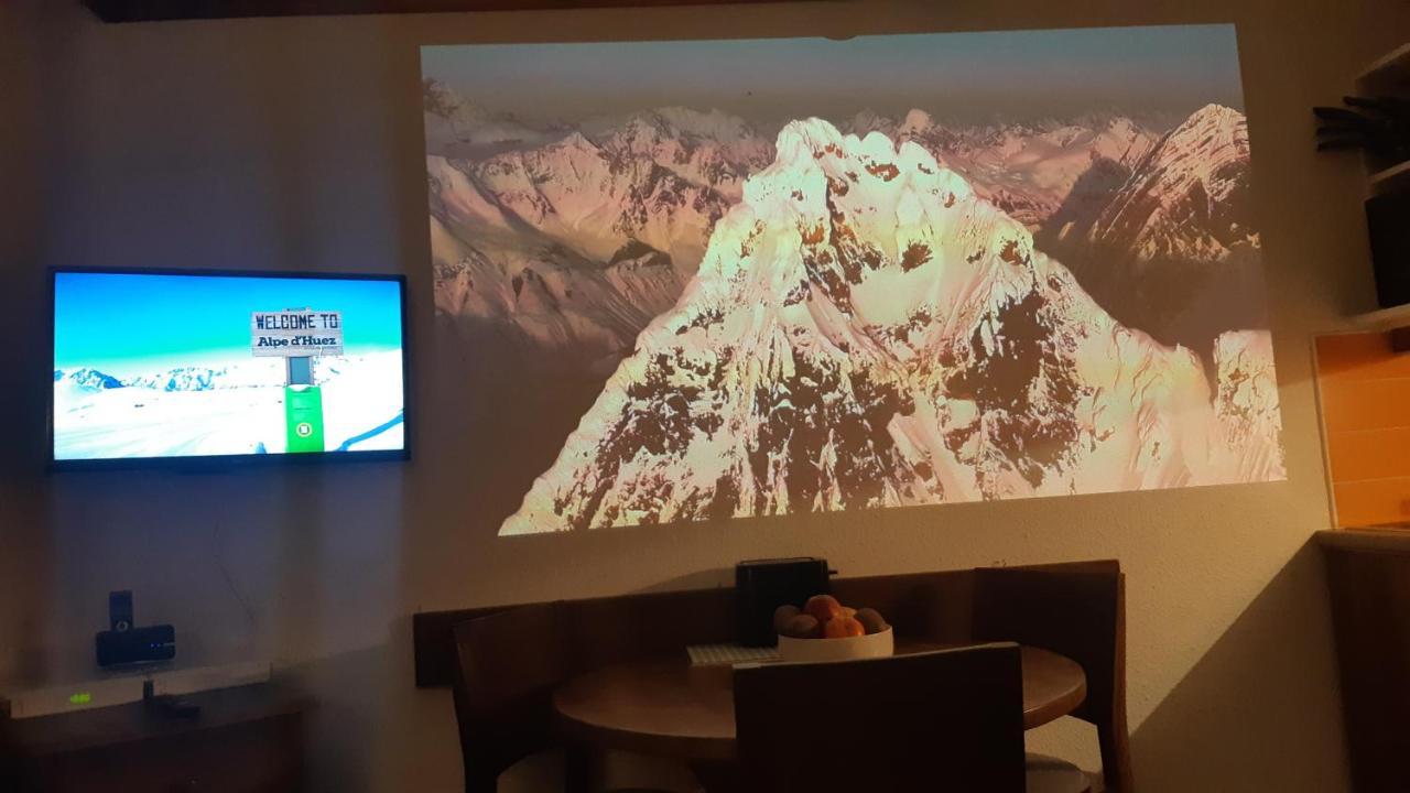 Superb View+Swim Pool+Smart Tv+Netflix+Projector Appartement Huez Buitenkant foto